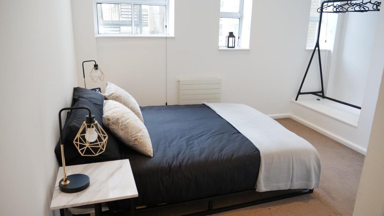 Premium Apartment, Amazing Location Apartment